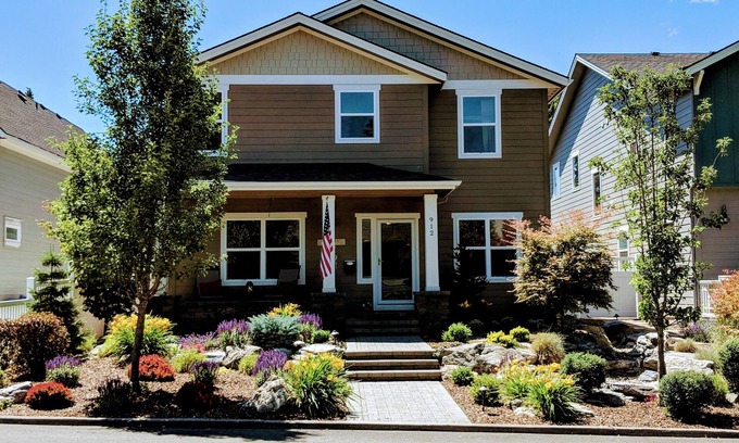 Coeur d'Alene House | Prime Location: Walk to Beaches, Hiking & Top Amenities