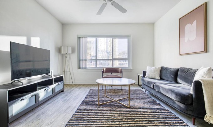 West Bellevue Apartment | Downtown Bellevue 2BR with Storage Near Shops & Pet Friendly