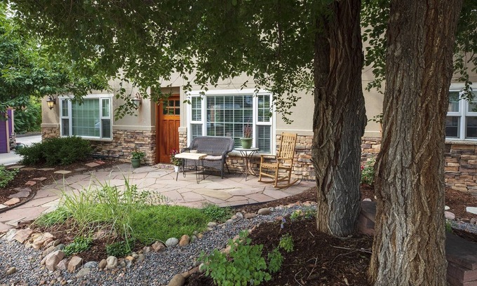 Whittier House | Idyllic Boulder Oasis: Steps to Pearl St Mall & Pet Friendly