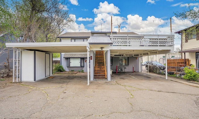 Whittier Apartment | Downtown Boulder spacious 2-bedroom apartment in Boulder with a carport