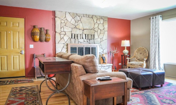 Baker City Apartment | Cozy Downtown Bungalow - Guest Rated 9.8/10 with Pool