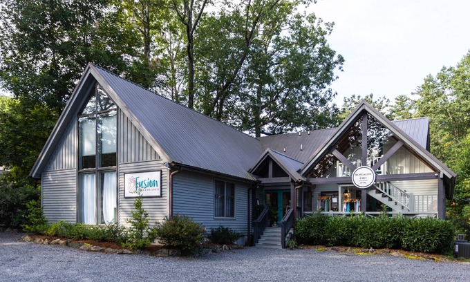 Cashiers Apartment | Explore Downtown Cashiers - Walk Everywhere with Kitchen