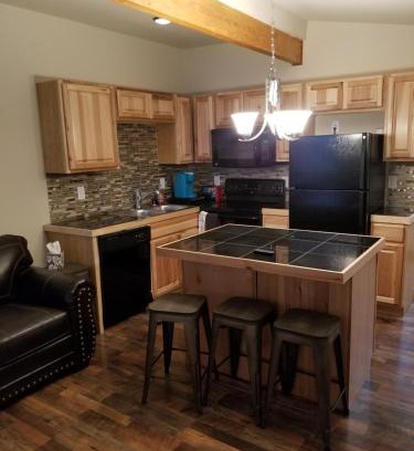 Cheyenne Hotel | Discover Downtown Cheyenne: 5-Star Pet-Friendly Retreat