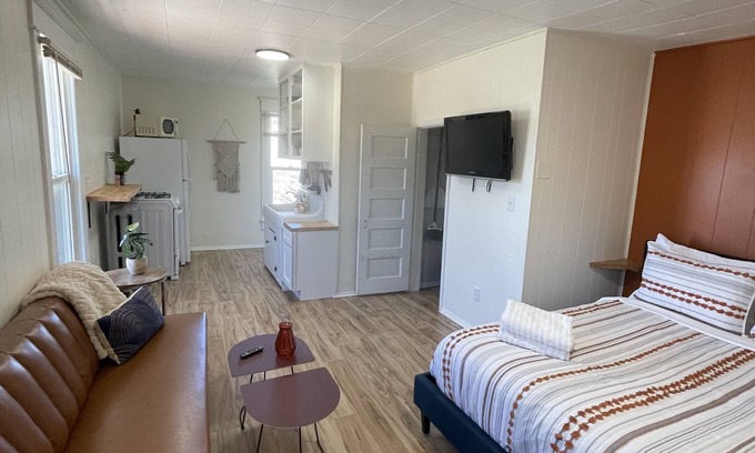 Central Colorado Springs Apartment | Stylish Downtown Colorado Springs Studio with Ocean View