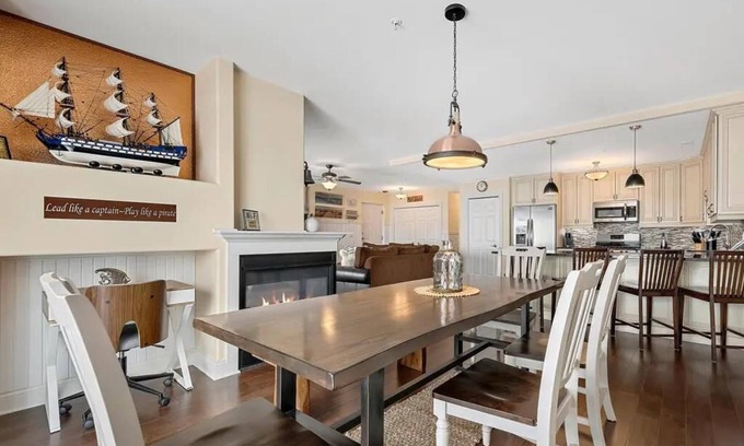 New Buffalo Condo | Perfect Getaway at Lake Time: Condo with Private Pool