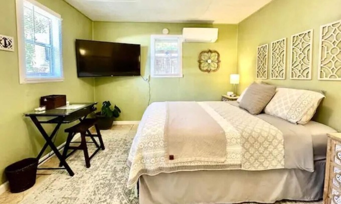 Southeast Pensacola Cottage | Charming Downtown Cottage with Pool, 7 Miles from Beach