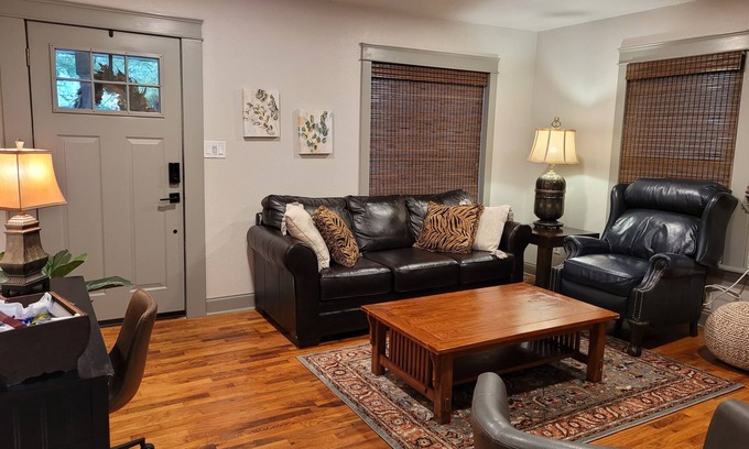 Fort Smith House | Unwind at Downtown Cozy Getaway - Pet Friendly & Ocean Views