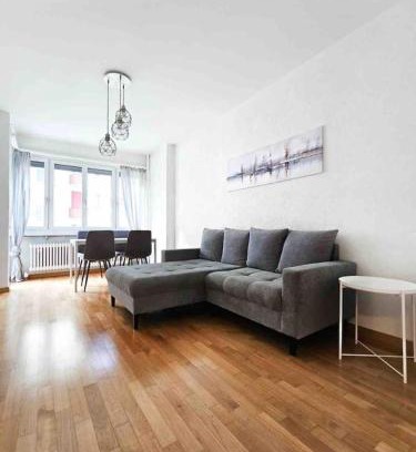 Oerlikon Apartment | Stylish Downtown Dream 3.5BR with Balcony for Families