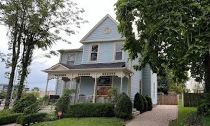 Owensboro Villa | Downtown Dream: Pet-Friendly Retreat with Great Amenities