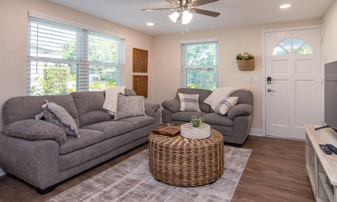 Dunedin Villa | Downtown Dunedin Cottage Completely Remodeled!