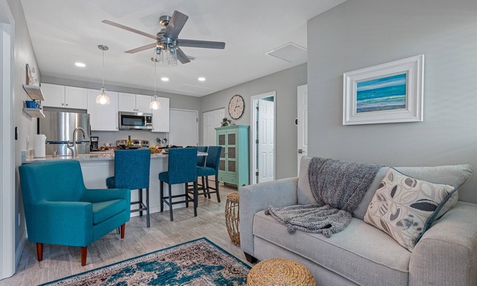 Dunedin Apartment | Downtown Dunedin Gem: Pet-Friendly Retreat with Spa