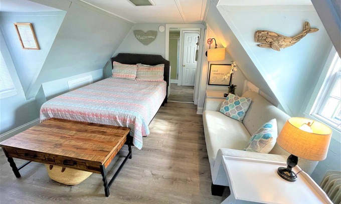 Swansboro Apartment | Perfect Downtown Efficiency Apartment for Two - 10/10 Rating