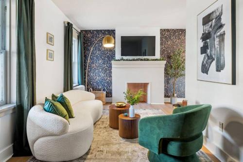 Squirrel Hill House | Prime Downtown Escape: Family-Friendly with Game Room