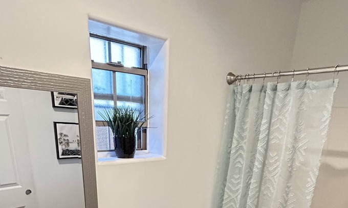 F. Q. Story House | Downtown Flat with Free Parking and Family-Friendly Amenities