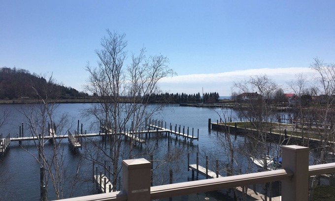 Frankfort Condo | Ideal Downtown Frankfort Retreat near Storm Cloud Brewery