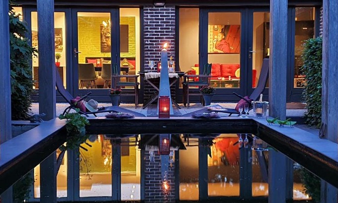 Eindhoven Bed & Breakfast | Oceanfront Downtown Hideaway: 4-Star B&B with Spa