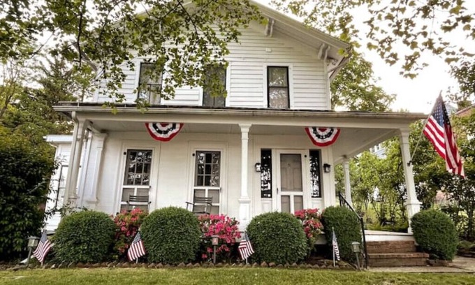 Tunkhannock House | Historic Downtown Retreat with Spa and Hot Tub Amenities