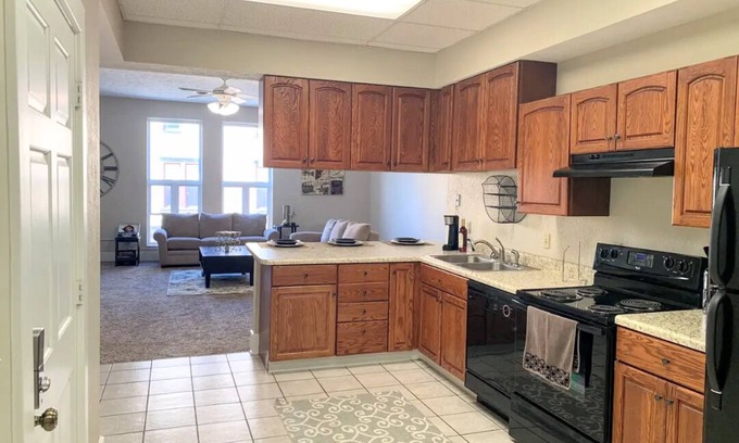 Kokomo Condo | Ideal Downtown Hub Spot Apartment with Family-Friendly Amenities