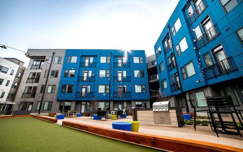 Mile Square Apartment | Prime Downtown Corner Unit with Free Parking & Pool Access