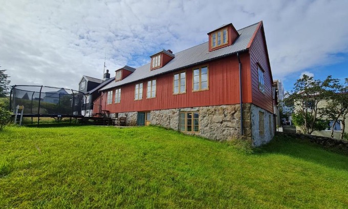 Torshavn Villa | Family-Friendly Stay at Downtown - Jørgen Frantz Marina