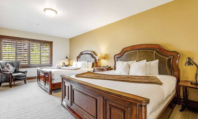 Jackson Hole Hotel | Jackson Double King Suite: Rated 9.6 with Family Amenities