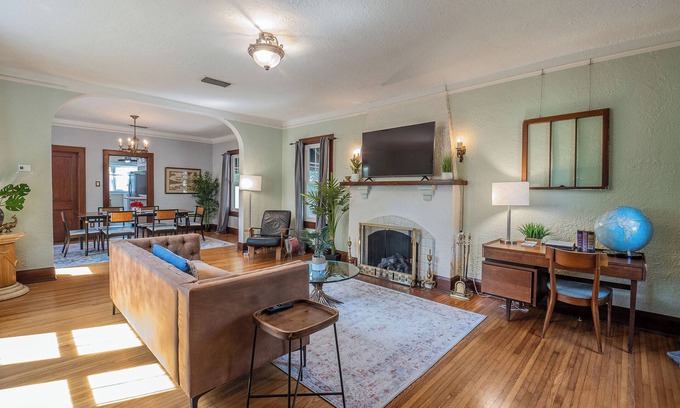 Lakeland House | Downtown Lakeland - Be our Guest at Casa Serenada! - Pet friendly