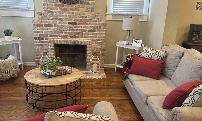 Southtown House | Discover Downtown Historic Home with Bonus Back House