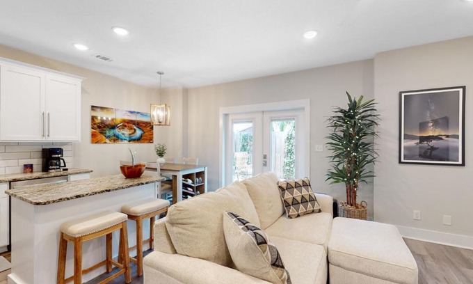 Downtown House | Explore Downtown Life: Pet and Child Friendly Retreat