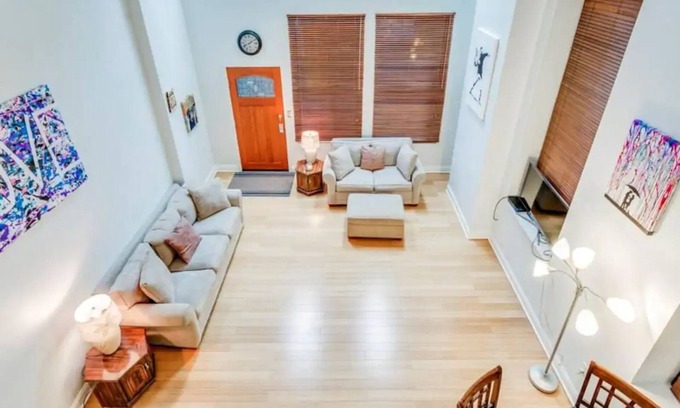 Downtown Apartment | Heart of New Haven: Top-Rated Downtown Loft Apartment