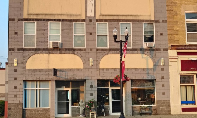 Dunkirk Apartment | Downtown Loft by the Pier