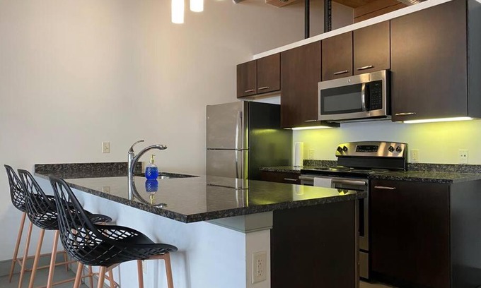 Quality Hill Apartment | Skyline View Loft: Guest Rated 10/10 & Family-Friendly