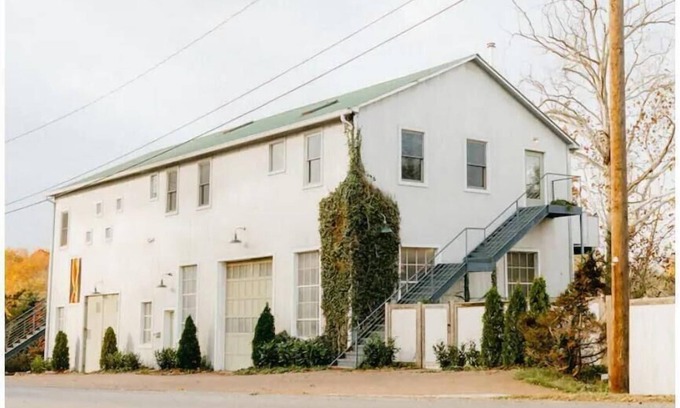 Cookeville House | Modern Downtown Home with Breakfast and Top Guest Rating
