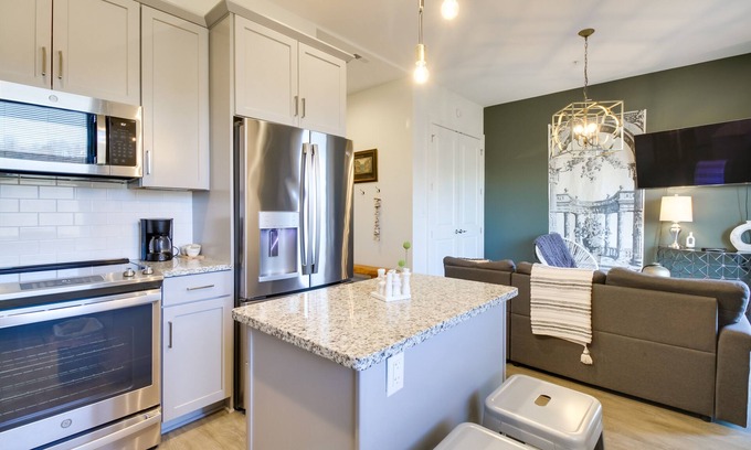 Central Business District Apartment | Downtown Lynchburg Condo with Scenic James River Views