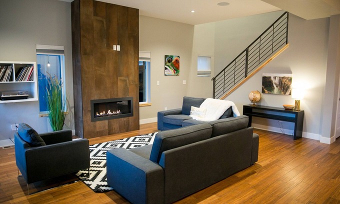 Old Town North House | Modern Craftsman with Downtown Mountain Views & Spa Access