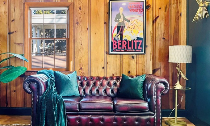 Murfreesboro House | Timeless Roaring 20's Speakeasy with Pool & Games