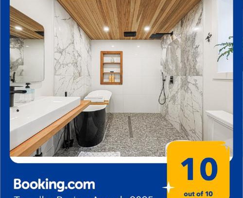 Parkdale Apartment | Relaxing Retreat in Downtown Toronto: 4-Star Getaway