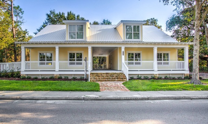 Ocean Springs Condo | Exceptional Ocean Springs Lofts - West Suite with Pool & Spa
