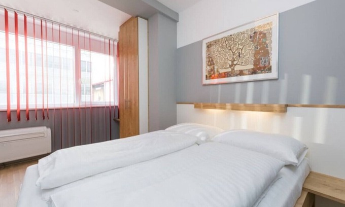 Wieden Apartment | Pet-Friendly Downtown Opera Apartment - Family-Oriented Stay