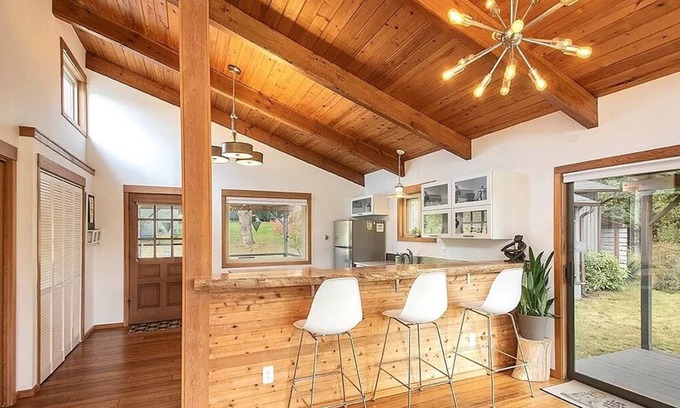 Freeland House | Inviting Downtown Retreat with Hot Tub & Beach Access