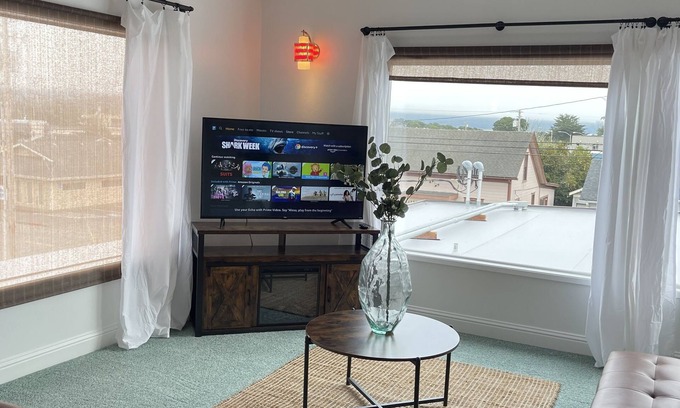 Crescent City Apartment | Stylish Downtown Flat with Ocean View, Steps from the Beach