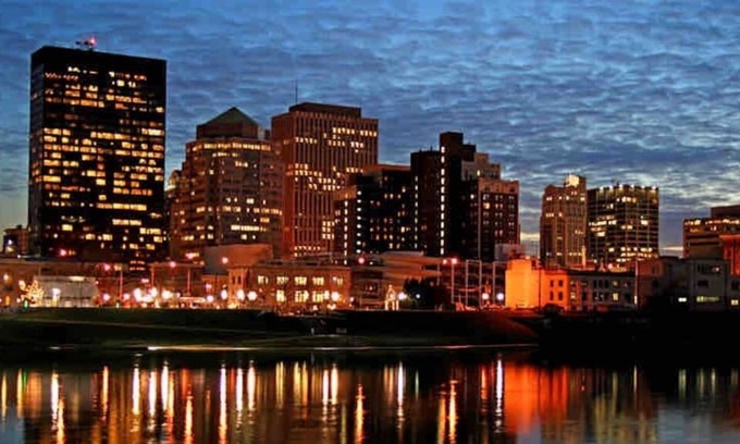 Downtown Dayton Condo | DOWNTOWN RIVERFRONT W/ CITYSCAPE VIEWS | KING BED