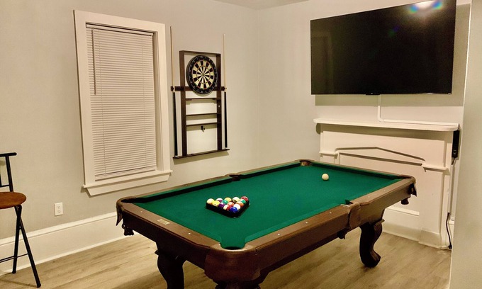 Roanoke House | Pet-Friendly Retreat in Downtown Roanoke for Families