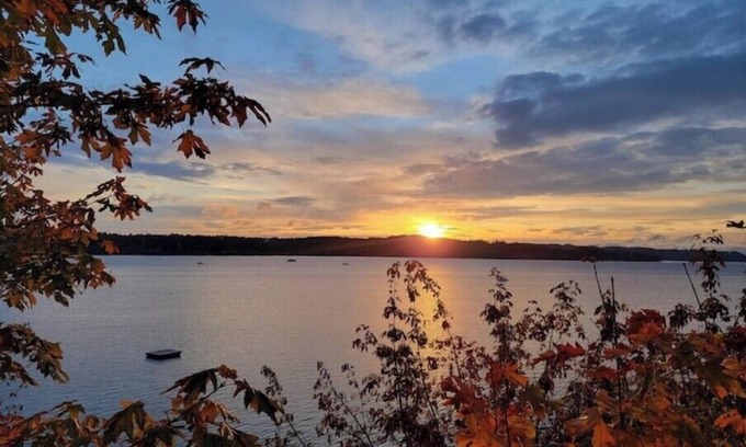 Silverdale House | Waterfront Home in Vibrant Downtown Silverdale