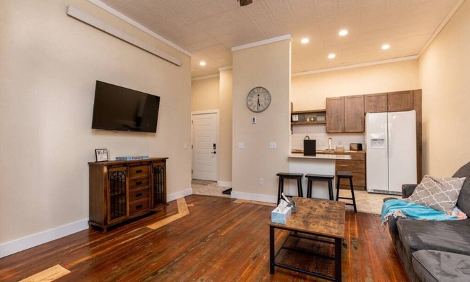 Spearfish Apartment | Discover the Downtown Spearfish Loft West with Kitchen Access