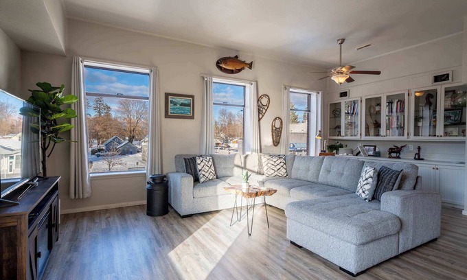 Spirit Lake Apartment | Historic Oasis with Terrace & Fire Pit - Rated 10/10!