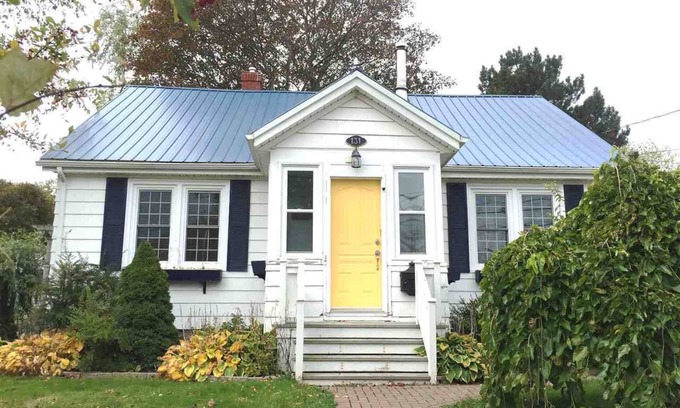 Charlottetown House | Family-Friendly 3 Bedroom Home in Downtown/Spring Park