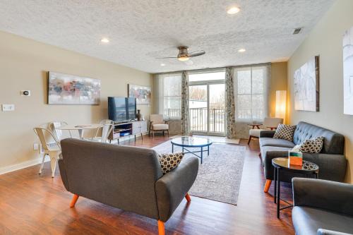 Saint Joseph Apartment | Harbor View Condo in Downtown St Joseph with Balcony