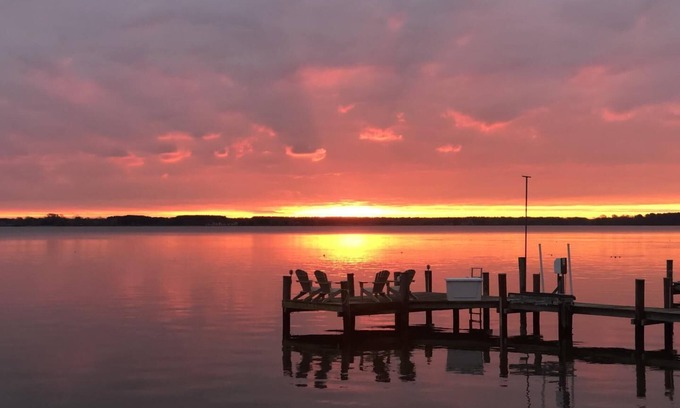 St. Michaels House | Experience Downtown St. Michaels: Bikes, Kayaks & Private Pier