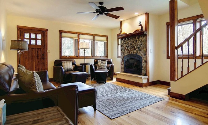 Steamboat Springs House | Pet-Friendly Downtown Steamboat Chalet with Pool & Lake View