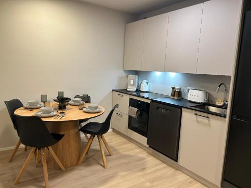 Teigar Apartment | Downtown studio by the sea